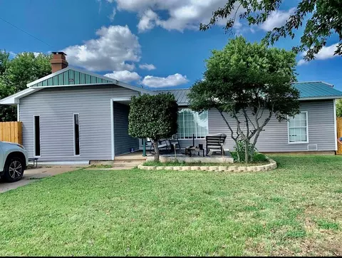 1201 1st St, Elgin, OK 73538