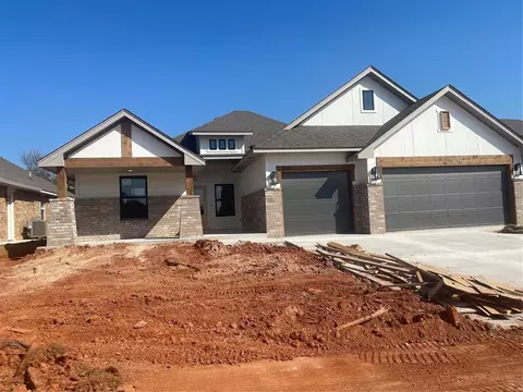 2320 Creekview Trl, Moore, OK 73160