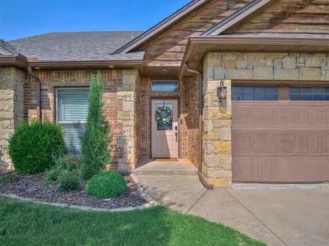 14101 Savannah Ave, Yukon, OK 73099