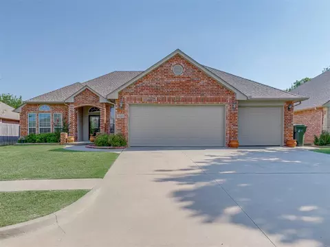 4020 Dornoch Ln, Norman, OK 73072