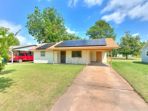 610 W Adams St, Crescent, OK 73028