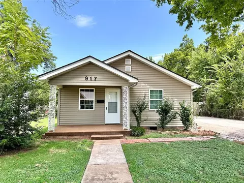 917 S 19th St, Chickasha, OK 73018