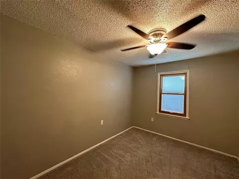 705 E Walnut St, Tecumseh, OK 74873 photo 12