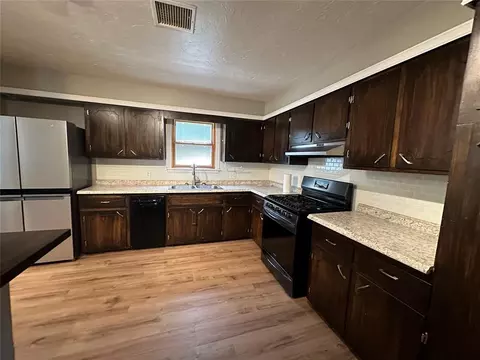 705 E Walnut St, Tecumseh, OK 74873 photo 6