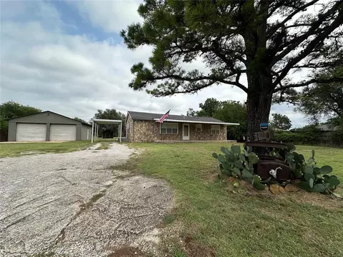 705 E Walnut St, Tecumseh, OK 74873