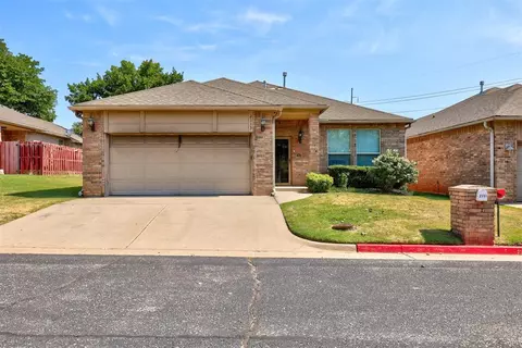 2113 Three Stars Rd, Edmond, OK 73034