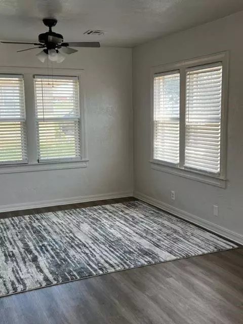 817 N Indiana St, Weatherford, OK 73096