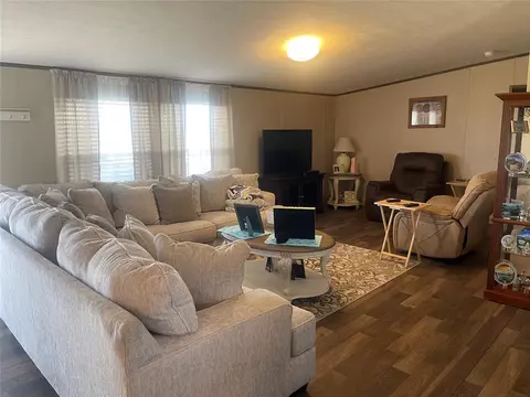 6120 E State Highway 9 Hwy, Fort Cobb, OK 73038