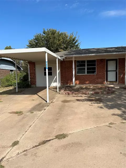 523 E Roh St, Thomas, OK 73669 photo 2