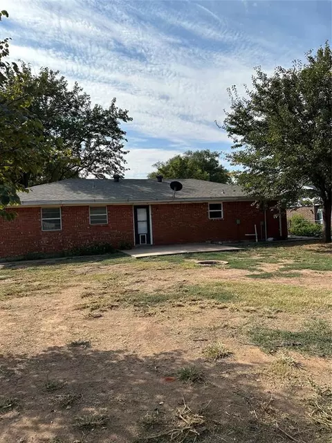 523 E Roh St, Thomas, OK 73669 photo 22