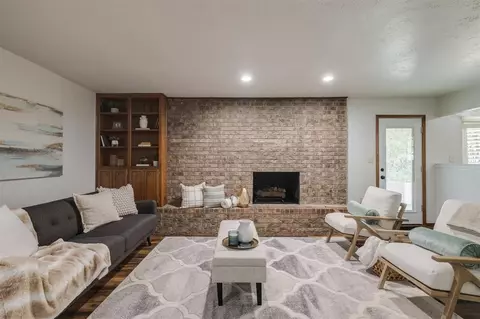205 Woodside Dr, Norman, OK 73071
