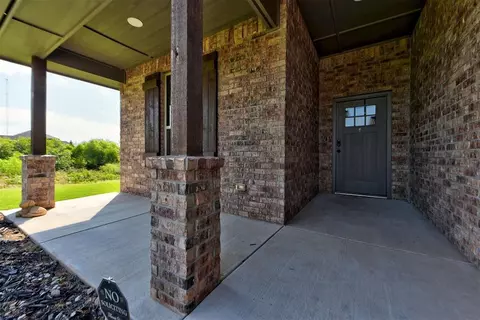 1316 NE 33rd Ter, Moore, OK 73160 photo 5