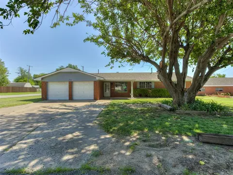 1701 S Jensen Ave, El Reno, OK 73036