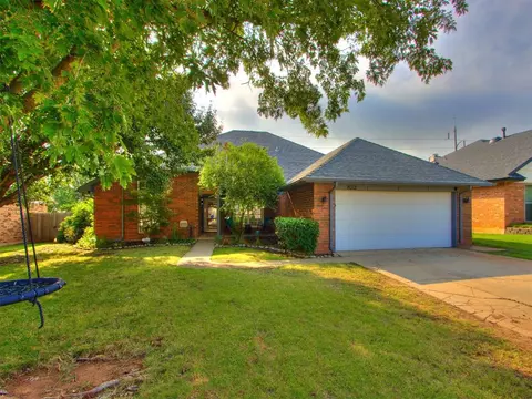 8012 Wilshire Rdg, Oklahoma City, OK 73132