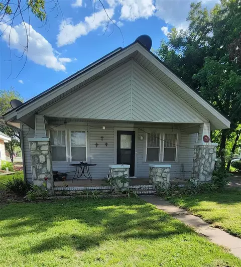 303 SW Burt St, Minco, OK 73059