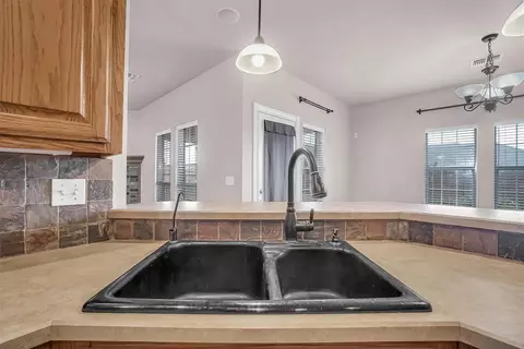 1004 Sheryl Ln, Altus, OK 73521 photo 14