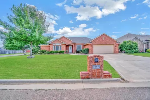 1004 Sheryl Ln, Altus, OK 73521