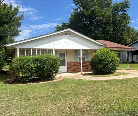 513 N Roosevelt Ave, Shawnee, OK 74801