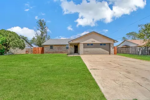 3036 Gettysburg Dr, Altus, OK 73521 photo 2