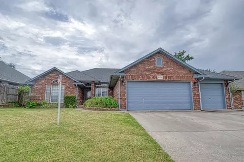 10520 Foxhorn Cir, Midwest City, OK 73130