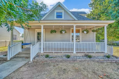 422 S Pennsylvania Ave, Mangum, OK 73554