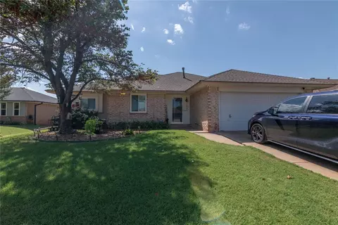 1805 Briar Hill St, Moore, OK 73160