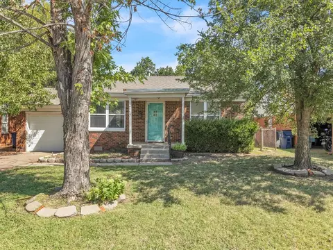 2117 Andover Ct, The Village, OK 73120