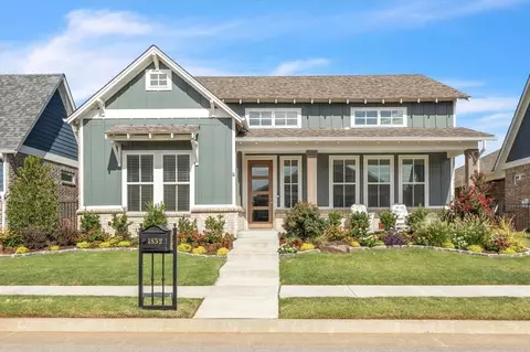 1832 Plaza District Dr, Edmond, OK 73034