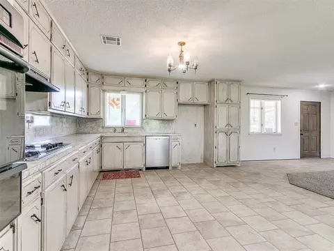 703 E Park St, Tecumseh, OK 74873 photo 9