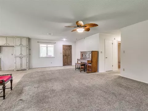 703 E Park St, Tecumseh, OK 74873 photo 2