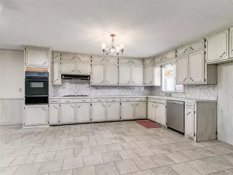 703 E Park St, Tecumseh, OK 74873 photo 10