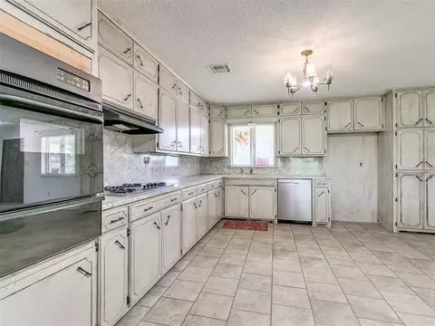 703 E Park St, Tecumseh, OK 74873 photo 8
