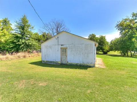 703 E Park St, Tecumseh, OK 74873 photo 35