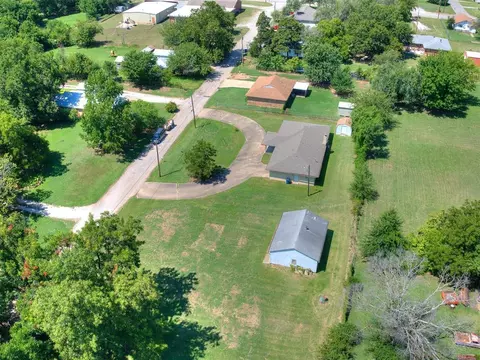 703 E Park St, Tecumseh, OK 74873 photo 28