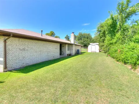 703 E Park St, Tecumseh, OK 74873 photo 38