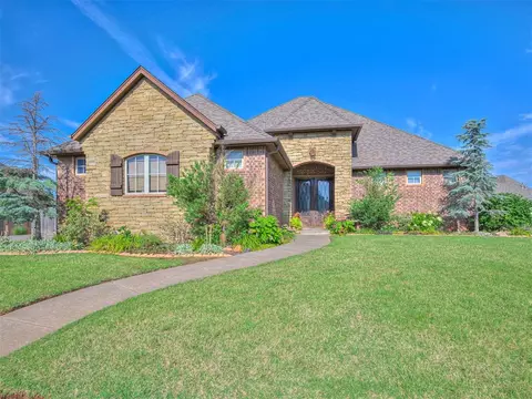 317 Land Run Ln, Yukon, OK 73099