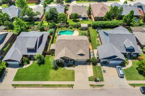 4832 October Dr, Edmond, OK 73034 photo 3