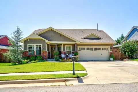 4832 October Dr, Edmond, OK 73034