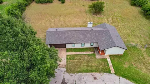 2008 Oakhollow Dr, Newcastle, OK 73065