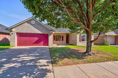 11129 SW 7th Cir, Yukon, OK 73099