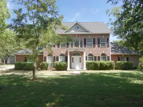 2305 NE 12th St, Moore, OK 73160