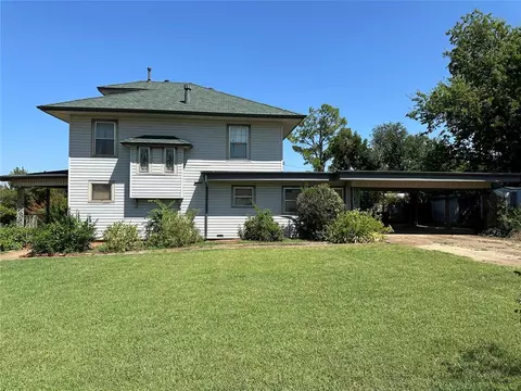 1111 E Noble Ave, Guthrie, OK 73044 photo 3
