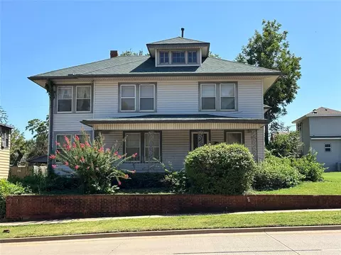 1111 E Noble Ave, Guthrie, OK 73044 photo 2