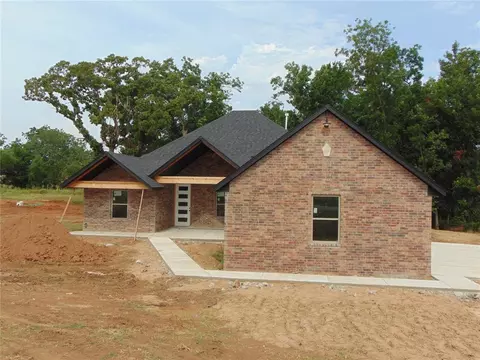 2137 Kinsington Cir, Harrah, OK 73045