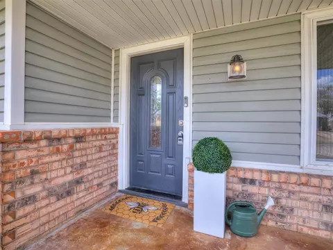 129 Folsom Dr, Mcloud, OK 74851 photo 2