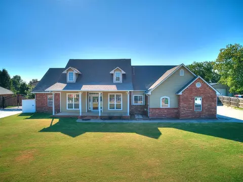 305 S Wyndemere Lks, Moore, OK 73160