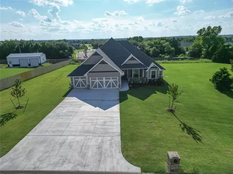 13715 Saltgrass Dr, Edmond, OK 73025