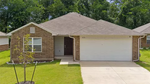 826 Highgarden Cir, Noble, OK 73068