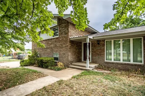2017 E Davis Rd, Weatherford, OK 73096