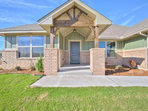 206 Camellia Cir, Noble, OK 73068